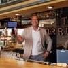 adnamics directeur Martin Limburg in een horecazaak