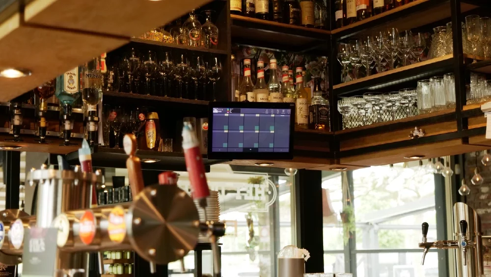 horeca bar met untill prime barscherm