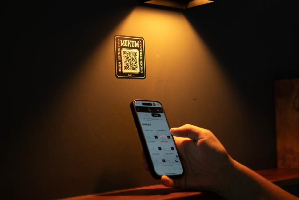 QR bestellen met Mozo bij Mokum Pool en Darts