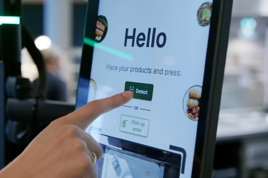 horeca ai-zelfscankassa van qommit scherm