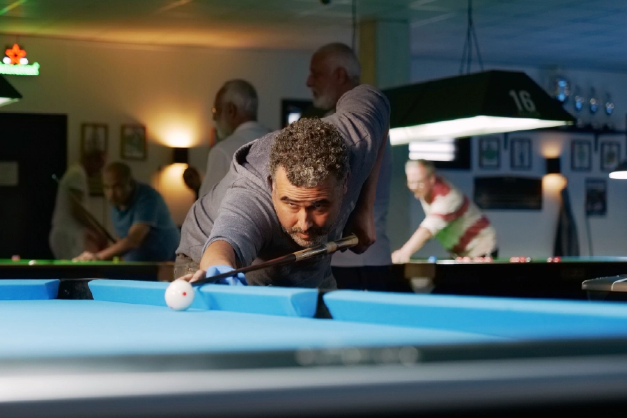 untill pooltafel met speler