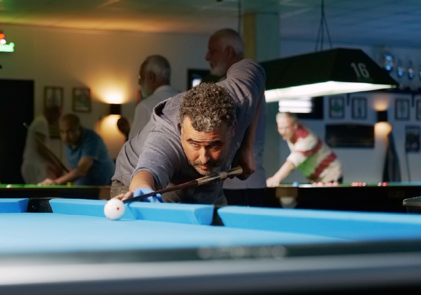 untill pooltafel met speler