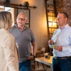 Adviseur Kevin in gesprek